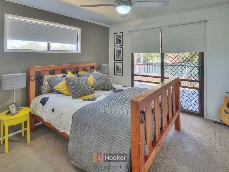 16 Liana Court, Regents Park QLD 4118
