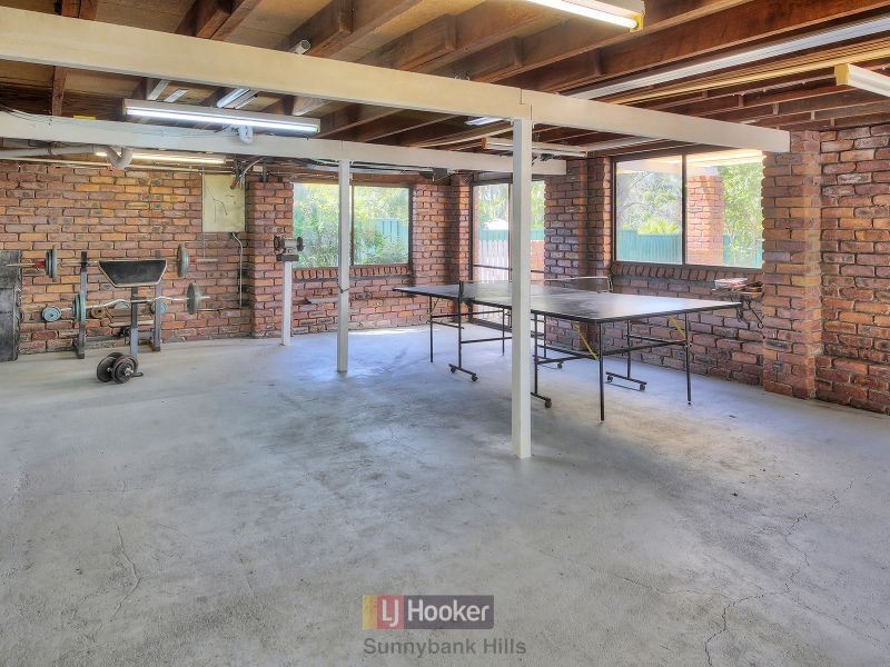 16 Liana Court, Regents Park QLD 4118