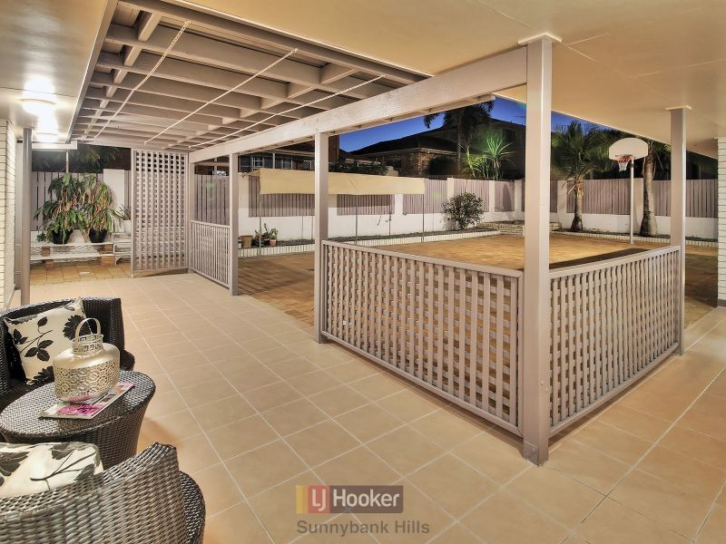 10 Jefferson Place, Stretton QLD 4116