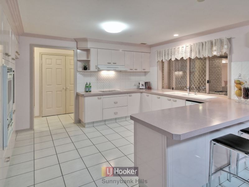 10 Jefferson Place, Stretton QLD 4116
