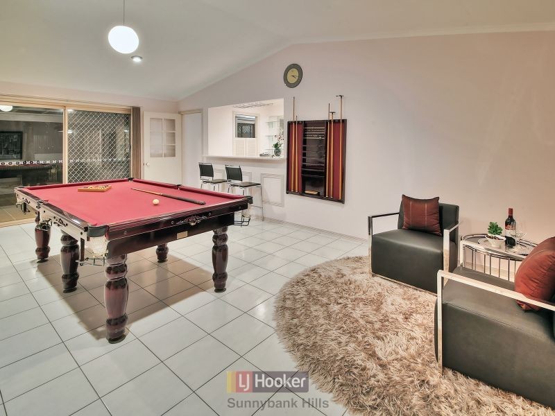 10 Jefferson Place, Stretton QLD 4116