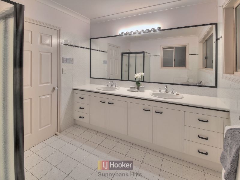 10 Jefferson Place, Stretton QLD 4116