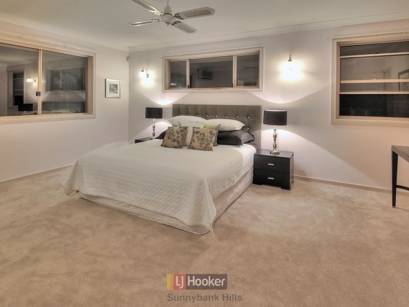 10 Jefferson Place, Stretton QLD 4116