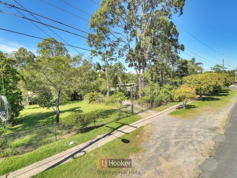 130 Peverell Street, Hillcrest QLD 4118