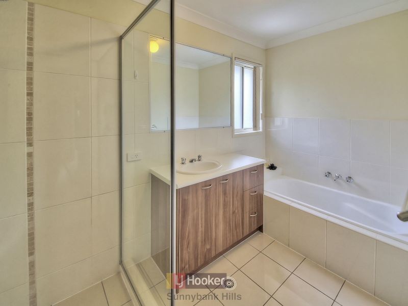 33 (Lot 85 Earnshaw Street, Calamvale QLD 4116