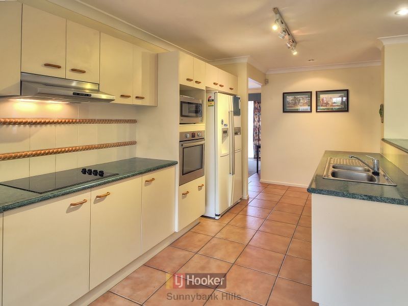 6 Silky Oak Court, Calamvale QLD 4116