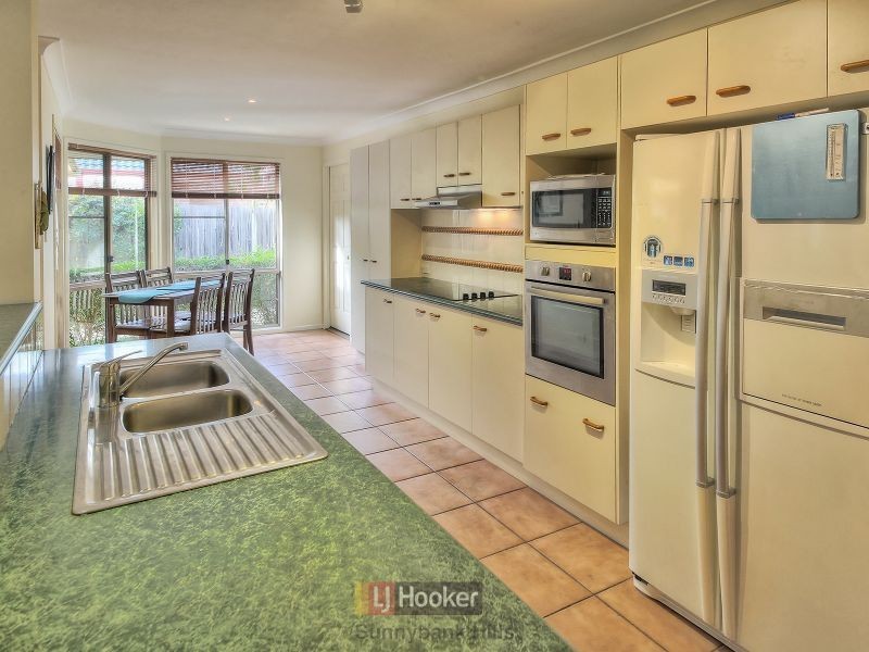 6 Silky Oak Court, Calamvale QLD 4116