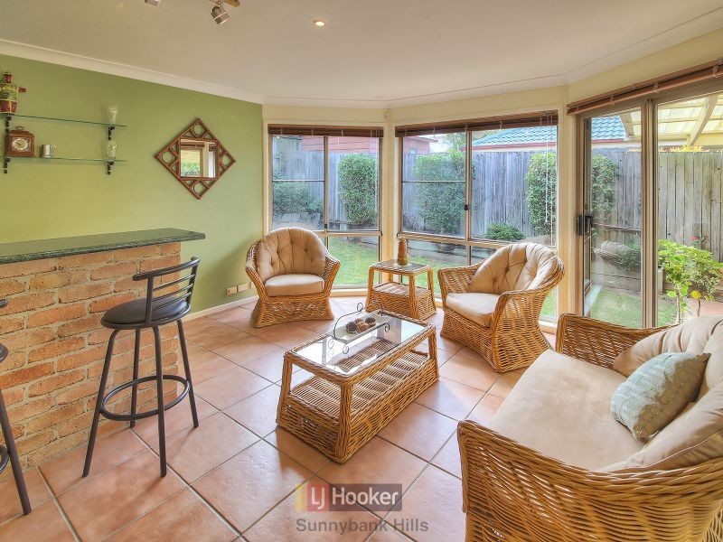 6 Silky Oak Court, Calamvale QLD 4116