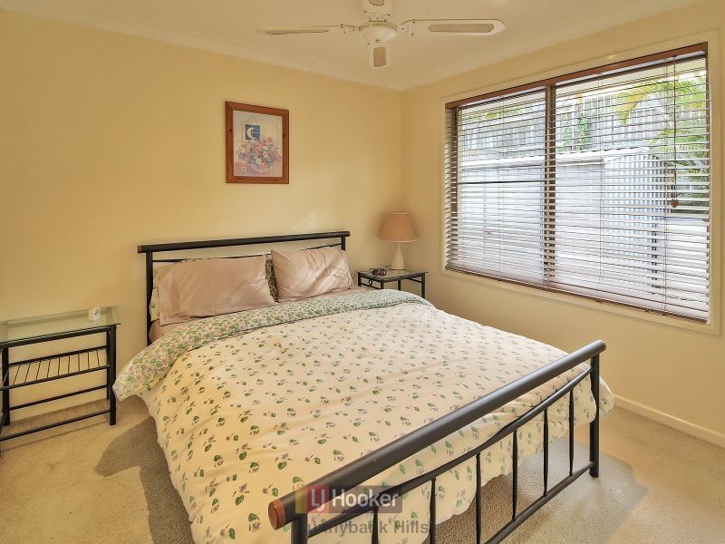 6 Silky Oak Court, Calamvale QLD 4116