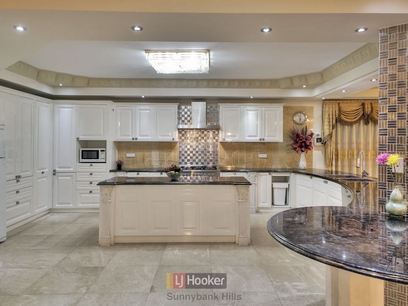 83 The Parkway, Stretton QLD 4116