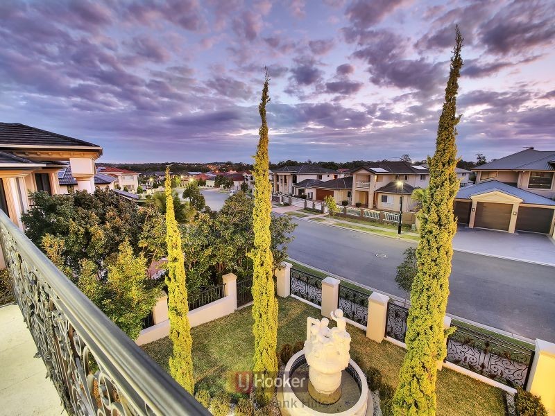 83 The Parkway, Stretton QLD 4116