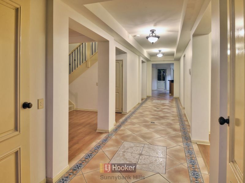 16 Oxford Place, Stretton QLD 4116
