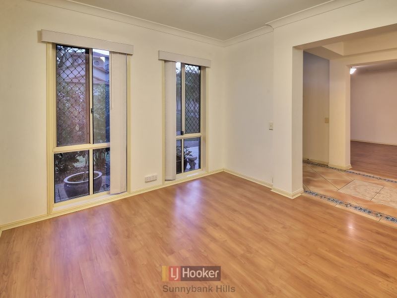 16 Oxford Place, Stretton QLD 4116