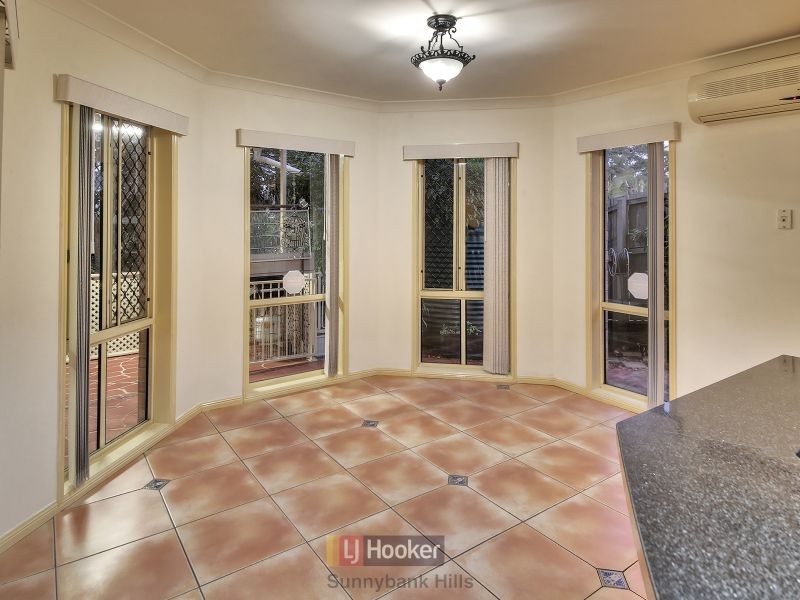 16 Oxford Place, Stretton QLD 4116