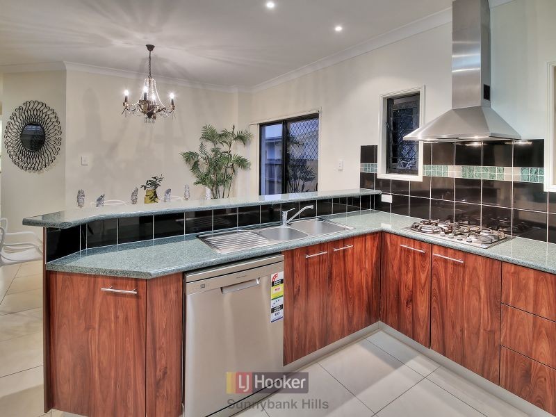 10 Lillydale Place, Calamvale QLD 4116