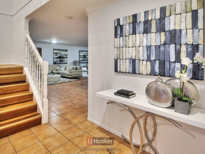 18 Victoria Crescent, Parkinson QLD 4115