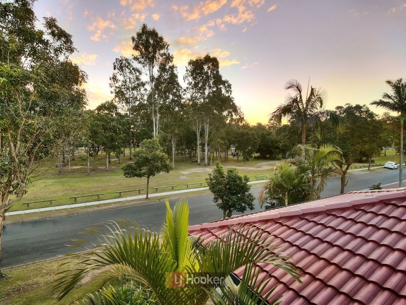 18 Victoria Crescent, Parkinson QLD 4115