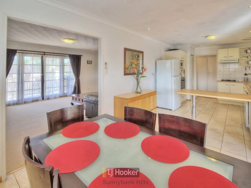 75 Granadilla Street, Macgregor QLD 4109