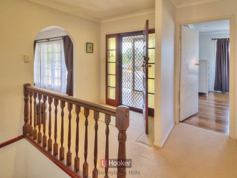 75 Granadilla Street, Macgregor QLD 4109