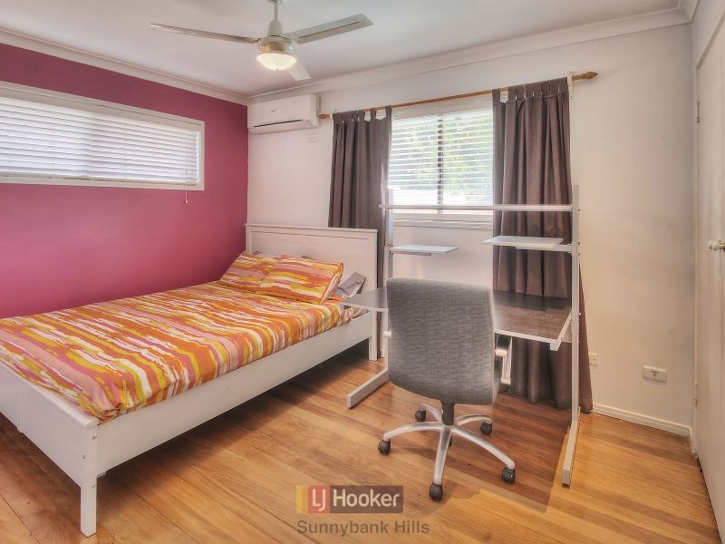 75 Granadilla Street, Macgregor QLD 4109