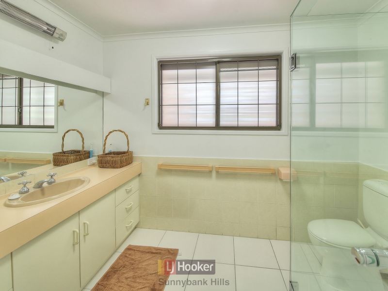 230 Bleasby Road, Eight Mile Plains QLD 4113