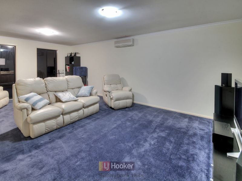 12 Newland Crescent, Parkinson QLD 4115