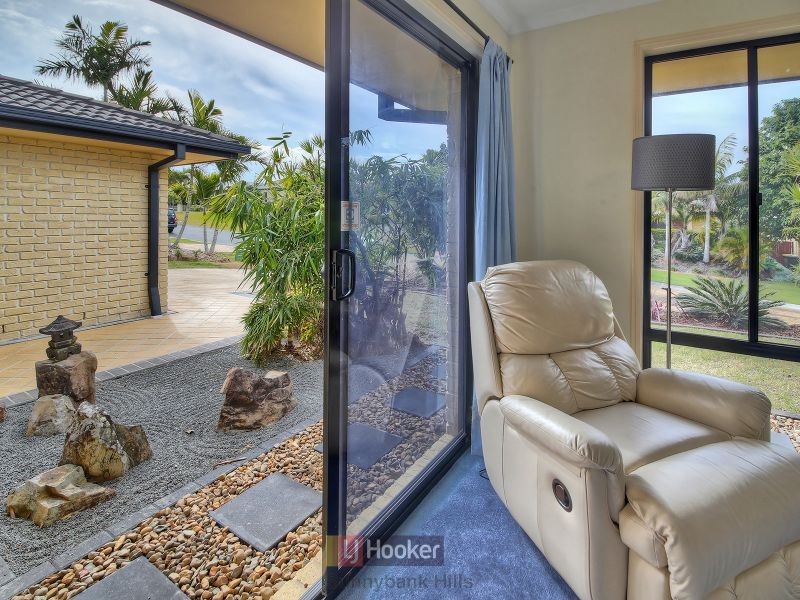 12 Newland Crescent, Parkinson QLD 4115