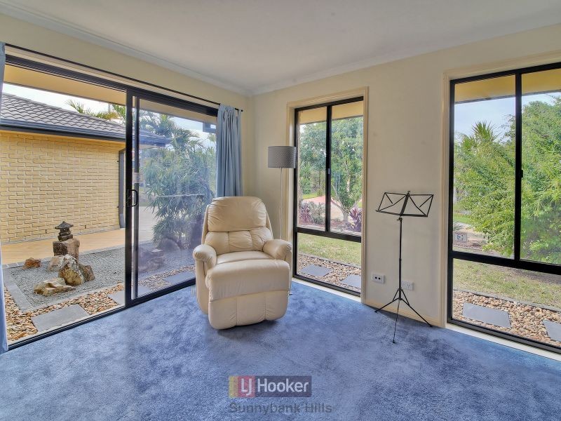 12 Newland Crescent, Parkinson QLD 4115