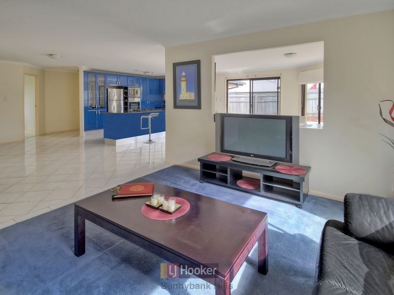 12 Newland Crescent, Parkinson QLD 4115