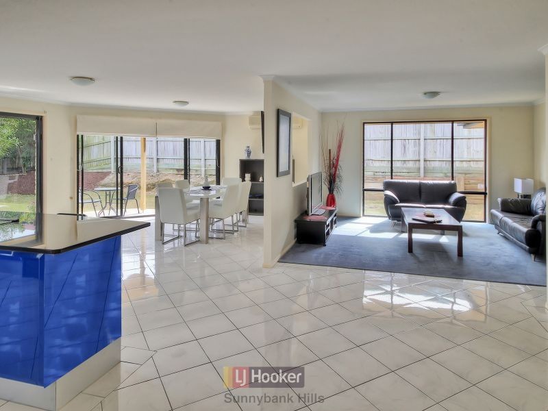12 Newland Crescent, Parkinson QLD 4115