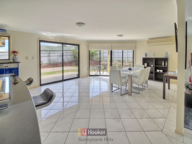 12 Newland Crescent, Parkinson QLD 4115