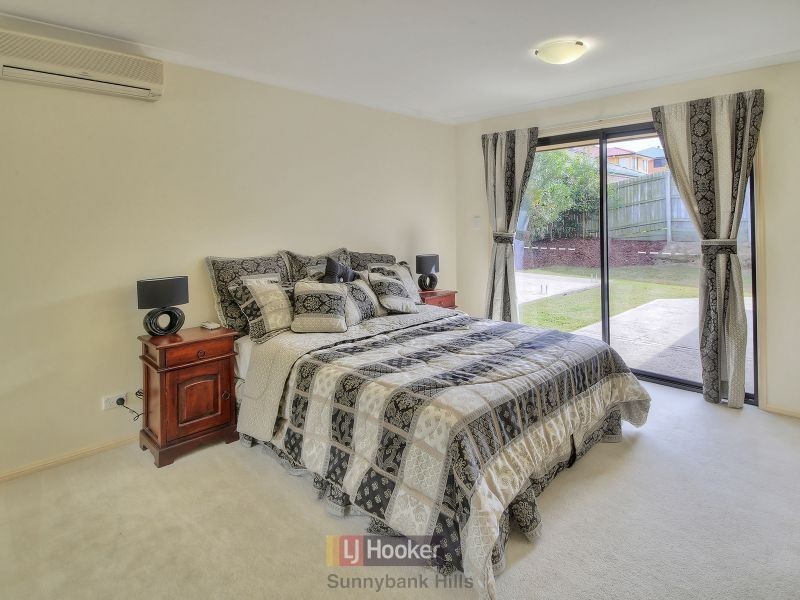 12 Newland Crescent, Parkinson QLD 4115