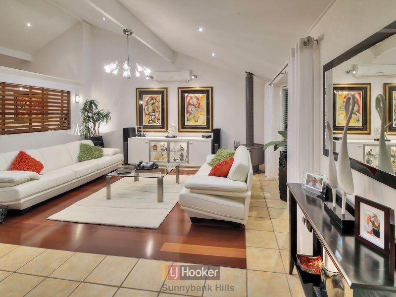 6 Lakkari Street, Eight Mile Plains QLD 4113