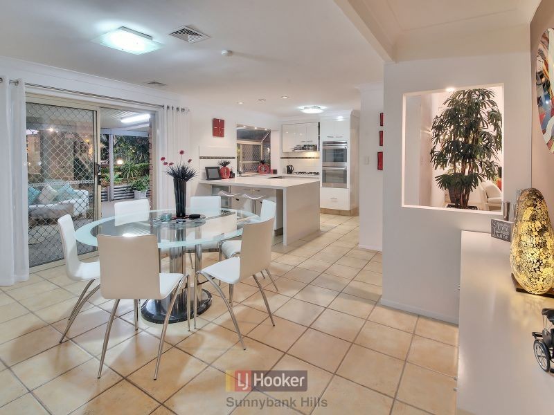 6 Lakkari Street, Eight Mile Plains QLD 4113