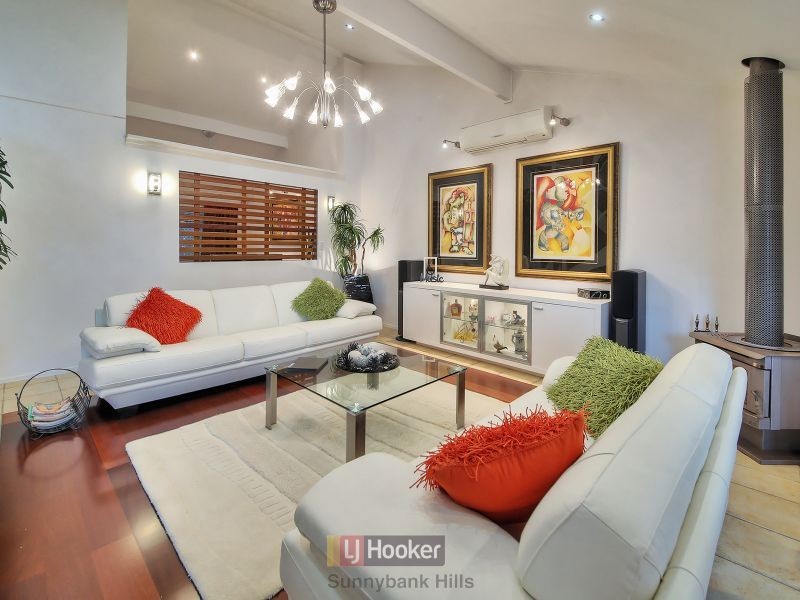 6 Lakkari Street, Eight Mile Plains QLD 4113