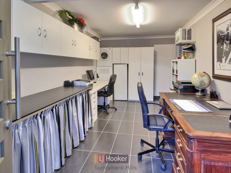 6 Lakkari Street, Eight Mile Plains QLD 4113