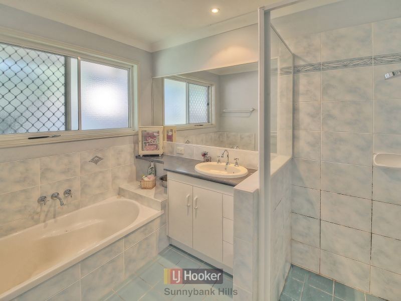 1 Golden Avenue, Calamvale QLD 4116
