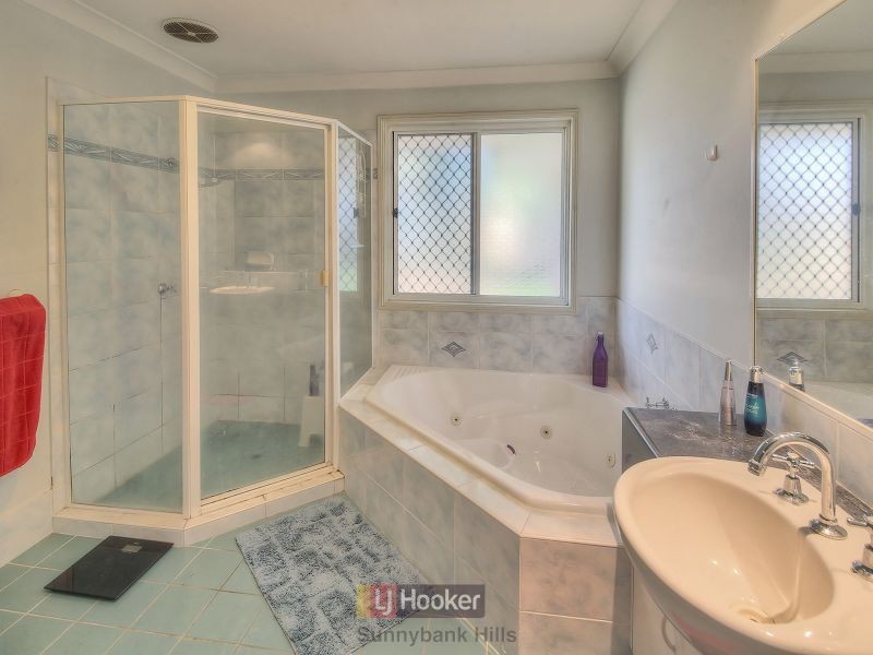 1 Golden Avenue, Calamvale QLD 4116