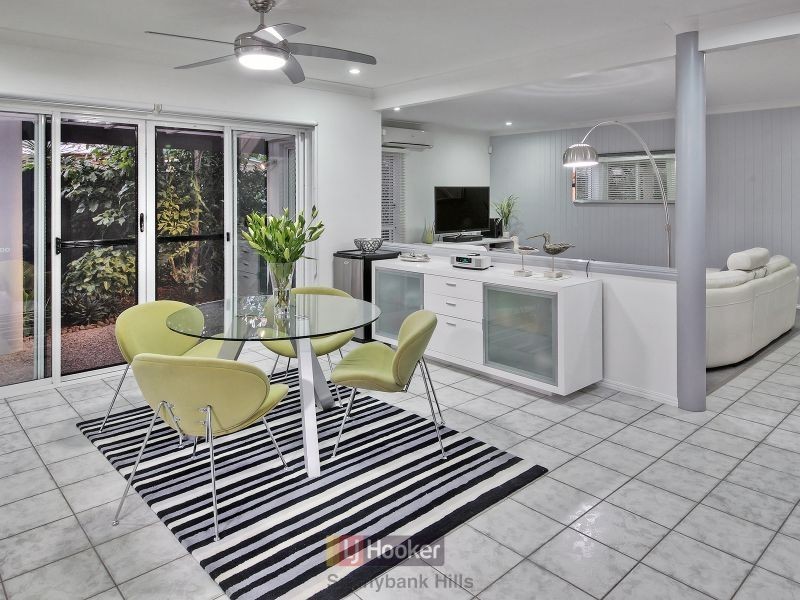 1 Ellesmere Place, Parkinson QLD 4115