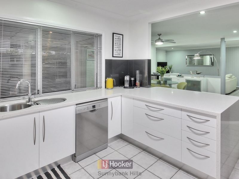 1 Ellesmere Place, Parkinson QLD 4115