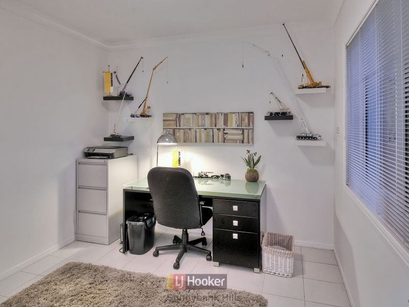 1 Ellesmere Place, Parkinson QLD 4115
