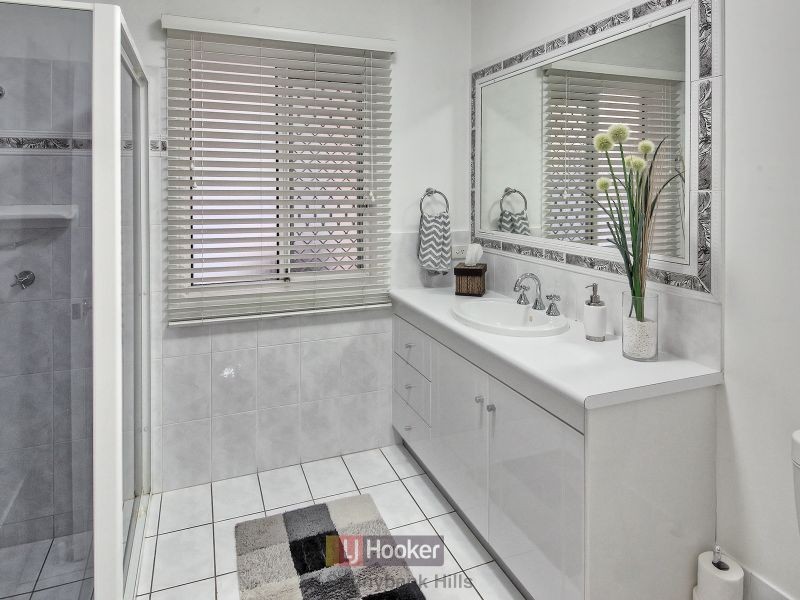 1 Ellesmere Place, Parkinson QLD 4115