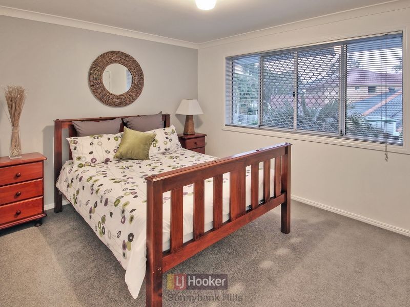 1 Ellesmere Place, Parkinson QLD 4115