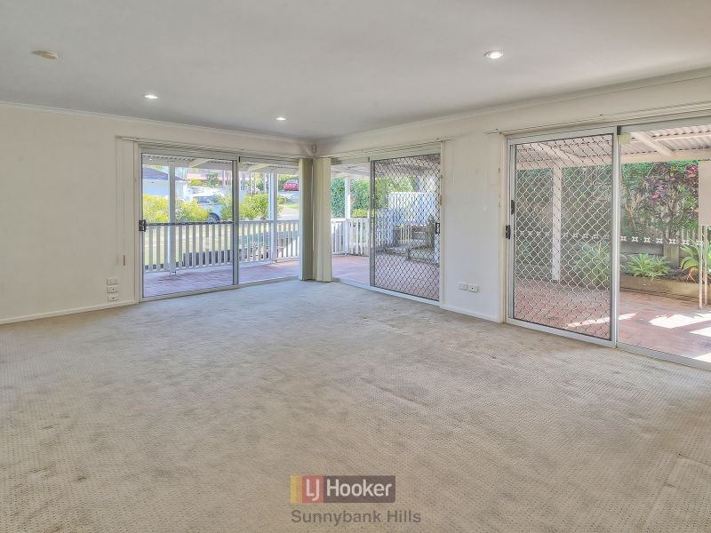 5 Boorala Crescent, Eight Mile Plains QLD 4113