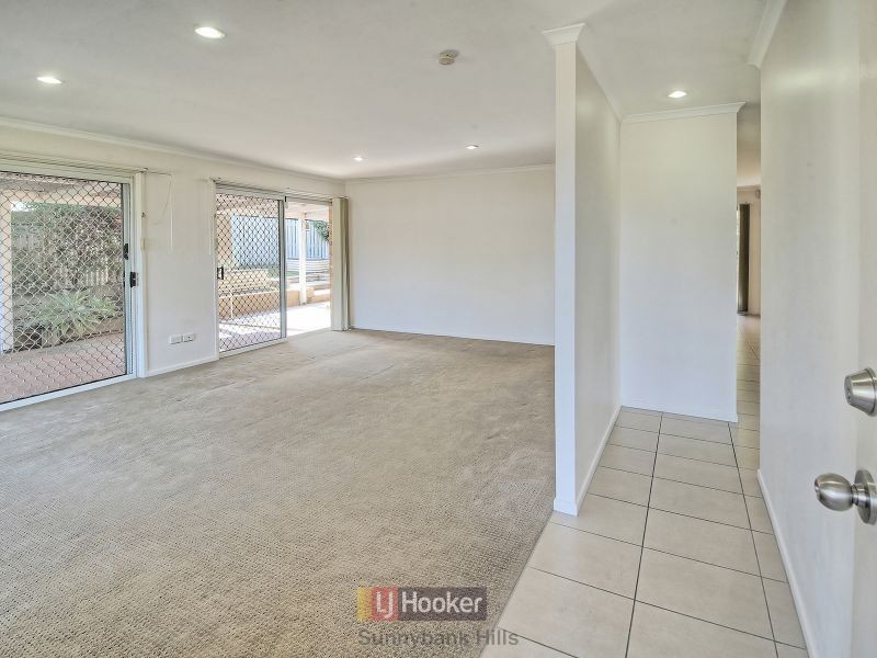 5 Boorala Crescent, Eight Mile Plains QLD 4113