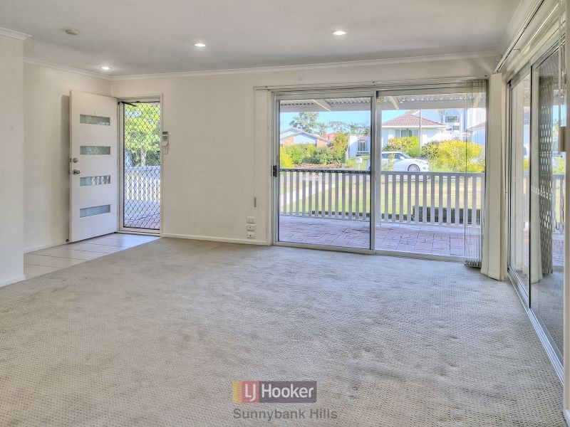 5 Boorala Crescent, Eight Mile Plains QLD 4113