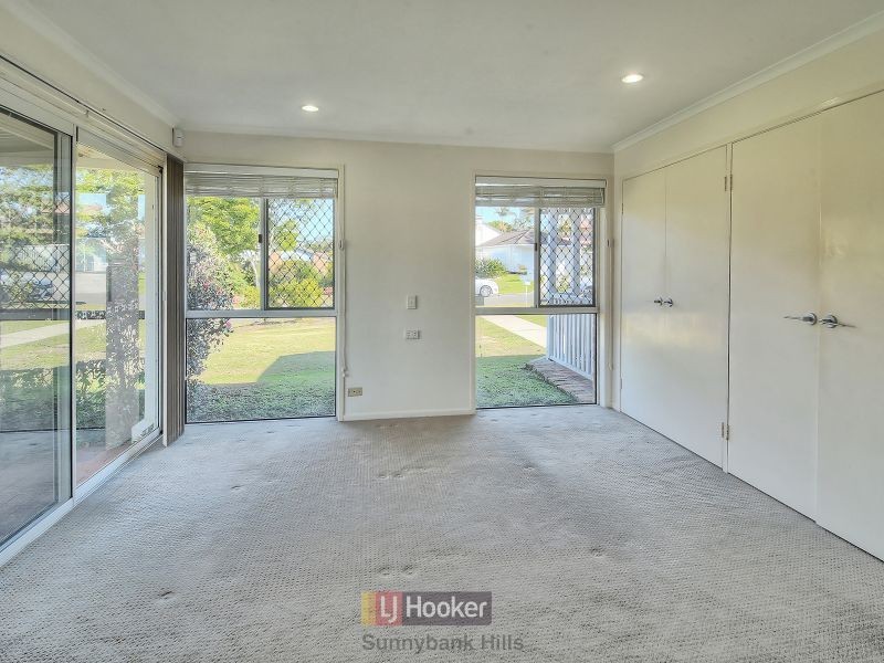 5 Boorala Crescent, Eight Mile Plains QLD 4113