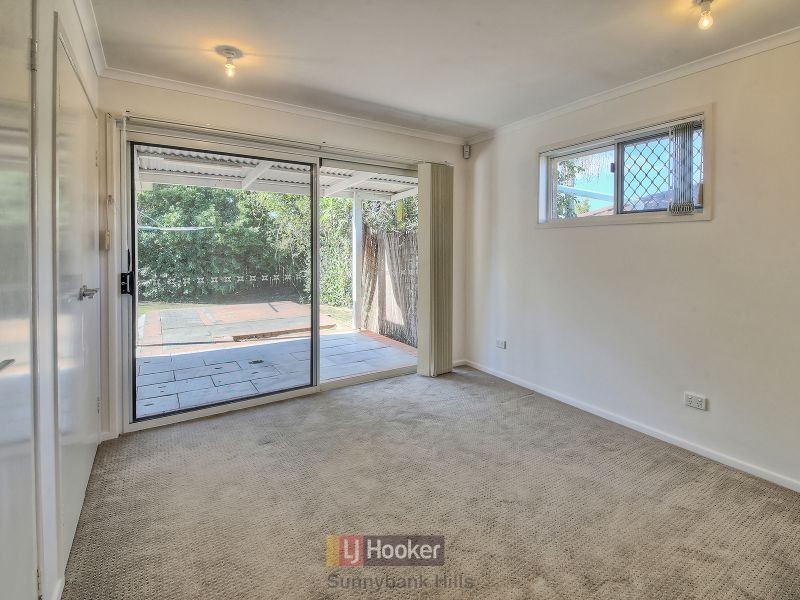 5 Boorala Crescent, Eight Mile Plains QLD 4113