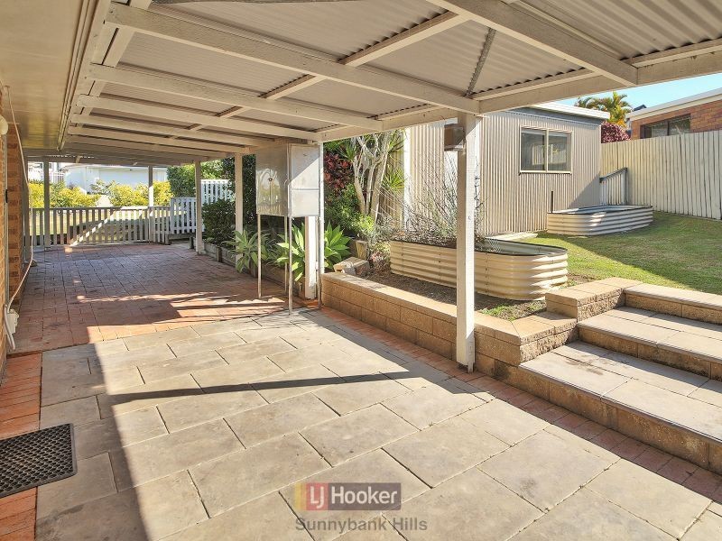 5 Boorala Crescent, Eight Mile Plains QLD 4113