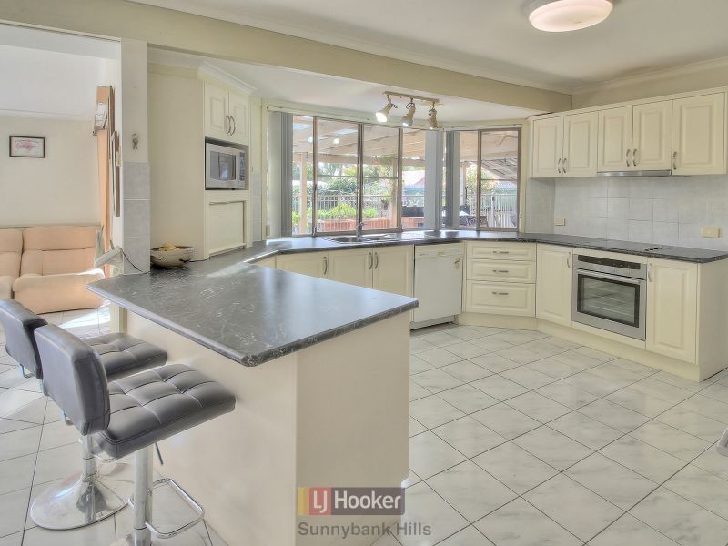 8 Lindstrom Court, Runcorn QLD 4113